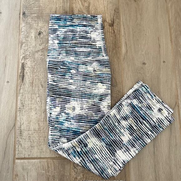 Lululemon Wunder Under Crop Leggings Size 4 Hi-Rise Canada 21" inseam - Picture 5 of 10